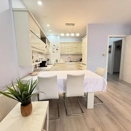 Flori Center Apartment *